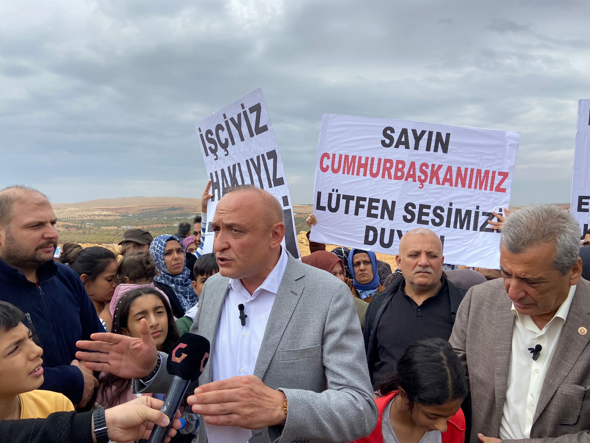 Melih MERİÇ | 28. Dönem CHP Gaziantep Milletvekili - TOKİ KDV oranlarını yükselttiler! TOKİ mağdurları eylem yaptı